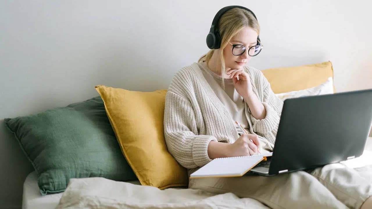 Ventajas y desventajas de hacer un máster online