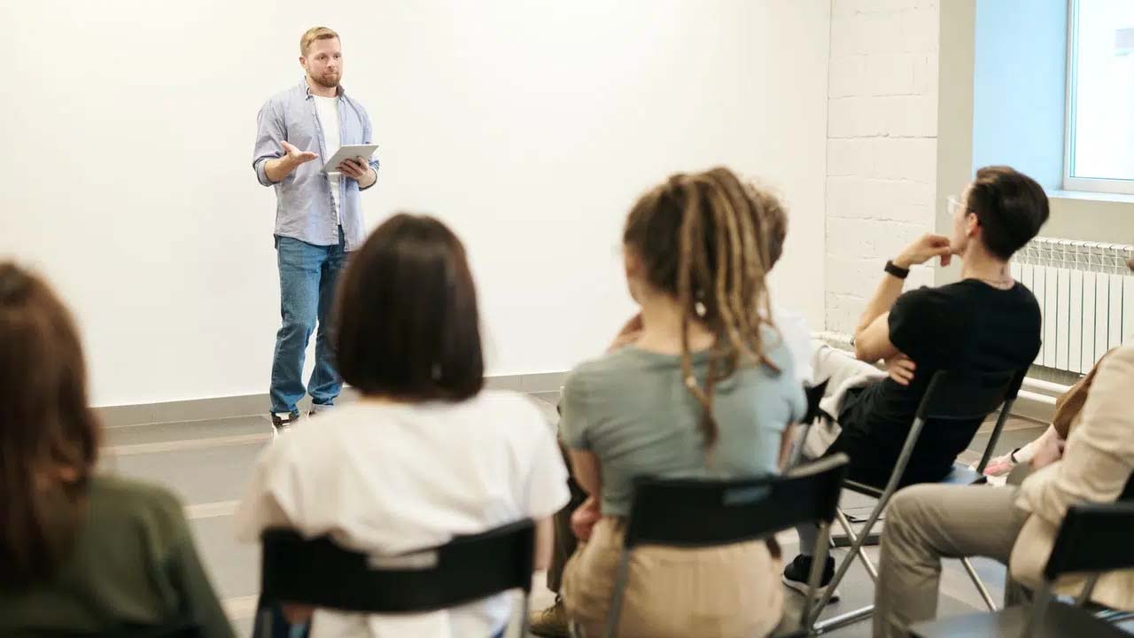 ¿Qué es la oratoria y para qué te puede servir?