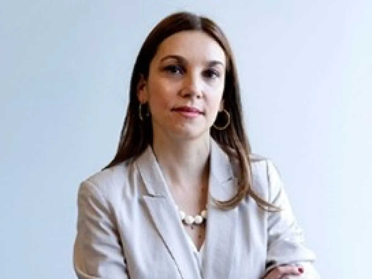  Nombre Alicia Coronil